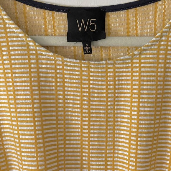 Anthropologie W5 Concepts Twist Front Top Short Sleeve S Yellow Knit Print - Picture 3 of 7